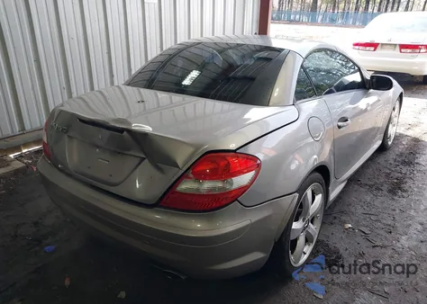 2006 Mercedes-Benz Slk 350 z USA, uszkodzony, nr VIN WDBWK56F66F103814